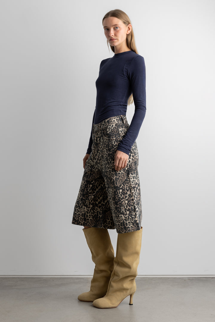 STITCHED SHOULDER LONG-SLEEVE T-SHIRT